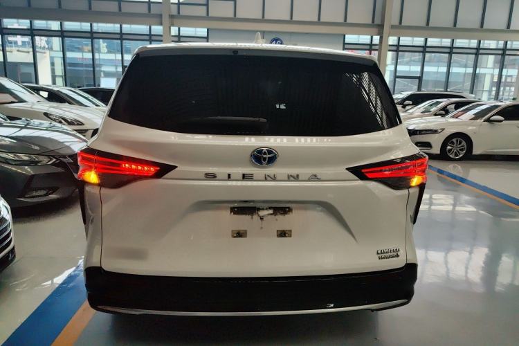 Used Toyota SIENNA 2021 2.5L Hybrid Premium Edition