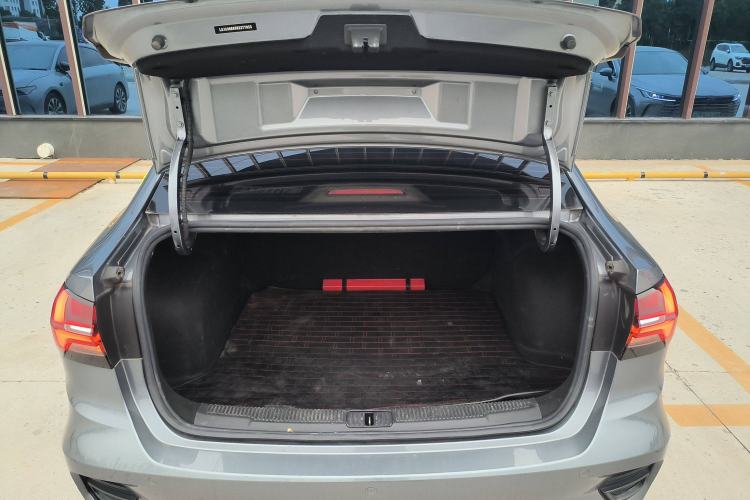 Used Roewe i5 2021 Revised Version 1.5L CVT Diamond Edition
