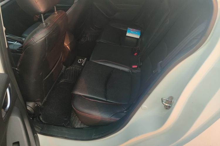 Used Mazda Mazda 3 Axela 2016 Sedan 1.5L Automatic Luxury Model
