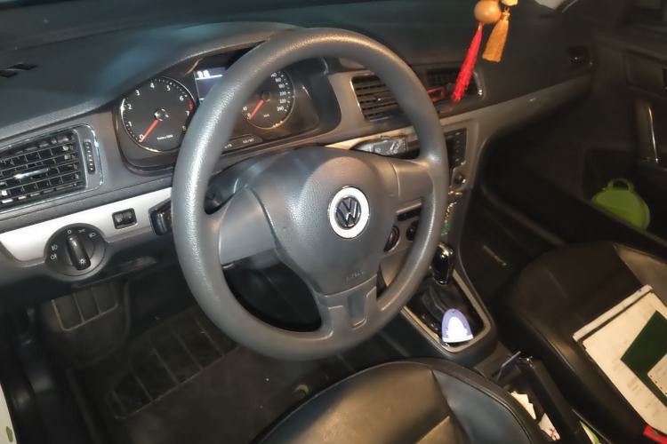 Used Volkswagen Gran Lavida 2013 1.6L Automatic Comfort Model Steering Wheel