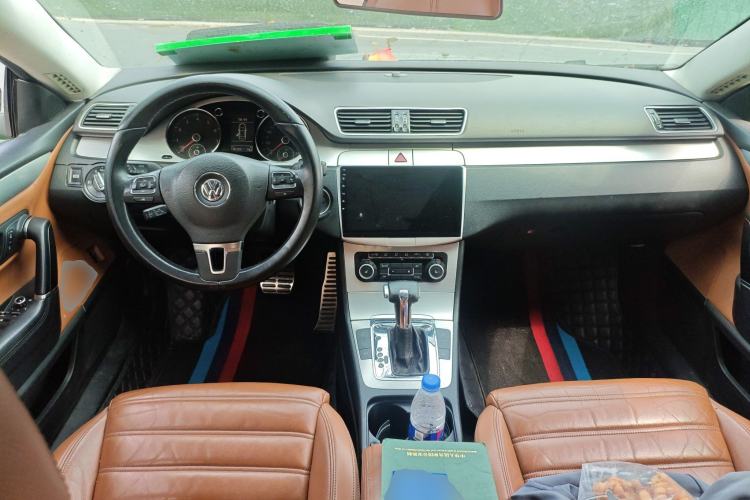 Used Volkswagen FAW-Volkswagen CC 2010 2.0 TSI Luxury Model Center Console
