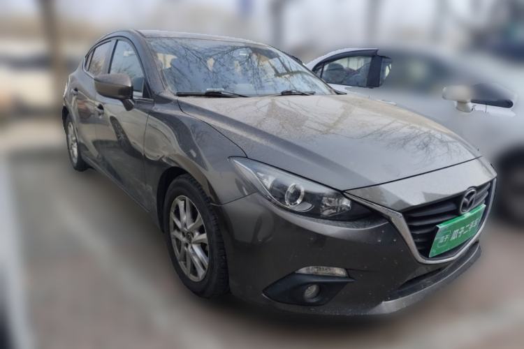 Used Mazda Mazda 3 Axela 2016 Hatchback 1.5L Automatic Luxury Model
