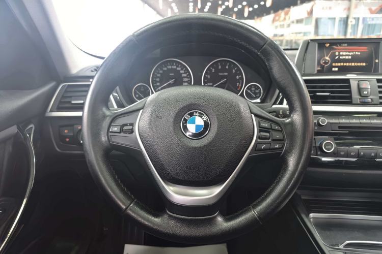 Used BMW 3 Series 2016 316Li Fashion Model
