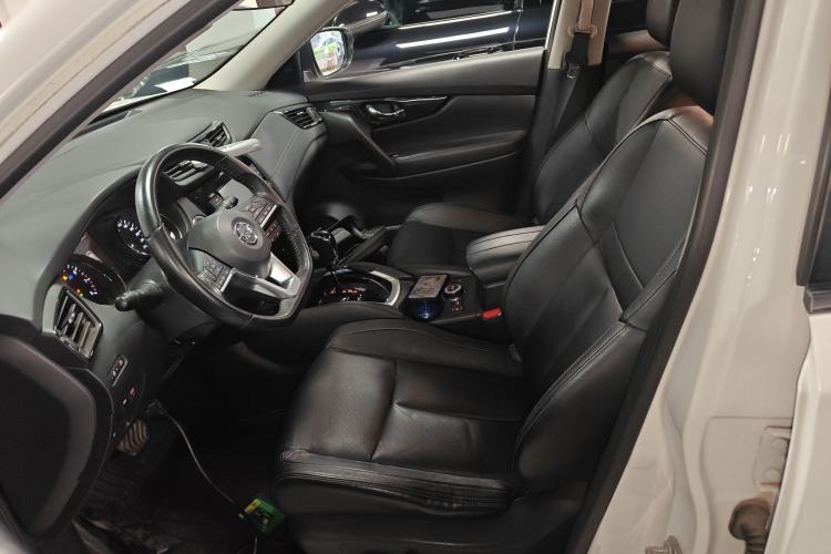 Used Nissan X-Trail 2017 2.5L CVT Luxury Edition 4WD Left Front Seat