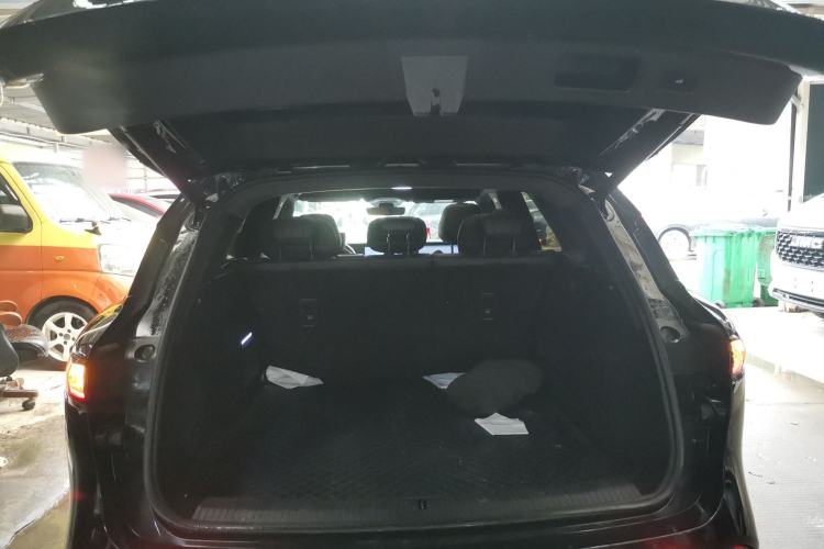 Used VOYAH FREE 2025 318 259 km All-Wheel-Drive Exploration Edition Trunk