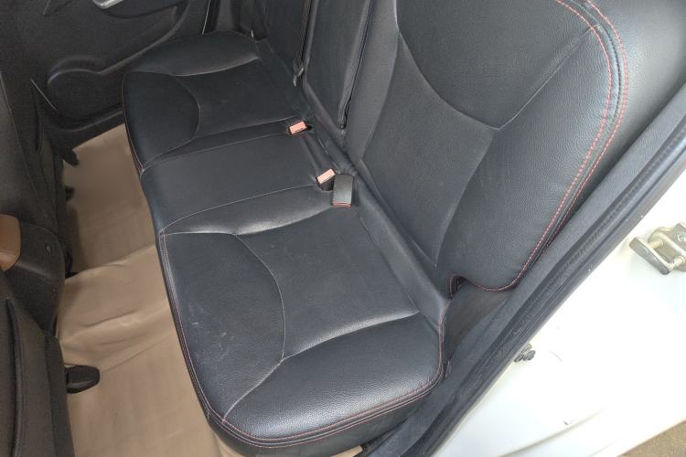 Used Baojun 630 2013 1.5L manual Comfort trim
