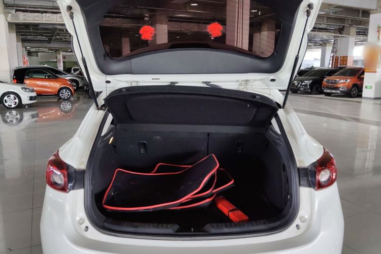 Used Mazda 3 Axela 2017 Hatchback 1.5L Automatic Comfort Model Emission Standard China V