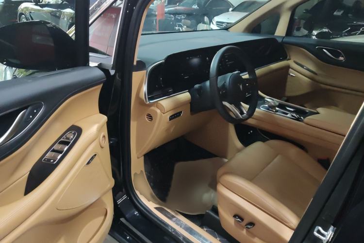 Used VOYAH Dream 2024 EV Long-Range Premium Edition
