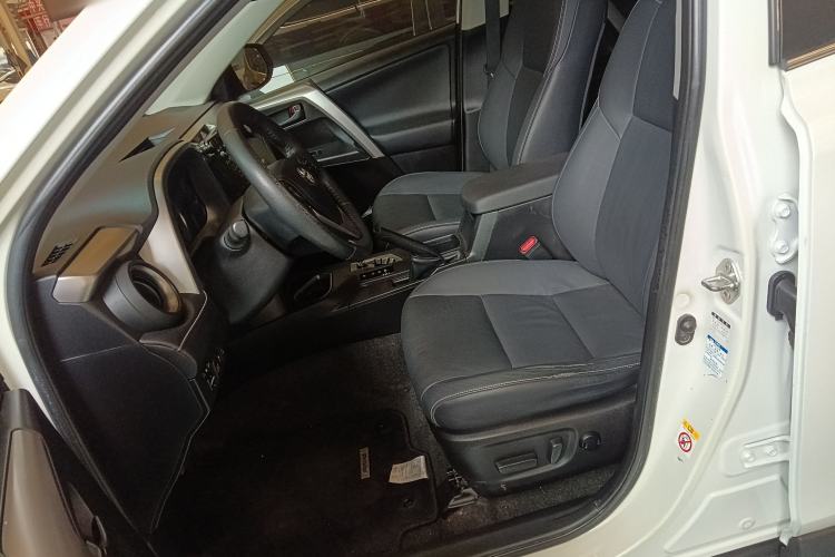 Used Toyota RAV4 2016 2.5L Automatic 4x4 Elite Edition Left Front Seat