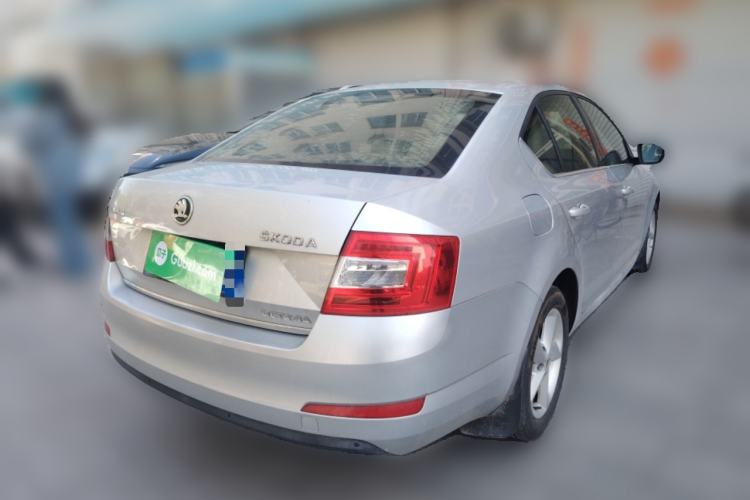 Used Skoda Octavia 2015 1.6L Manual Yijun Edition Rear Right 45 Deg