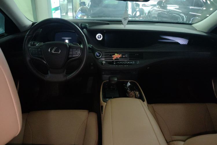Used Lexus LS 2018 500h Excellence Edition China VI standard