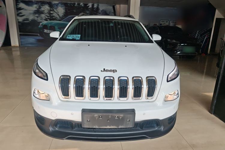 Used Jeep Cherokee 2016 2.0L Superior Edition
