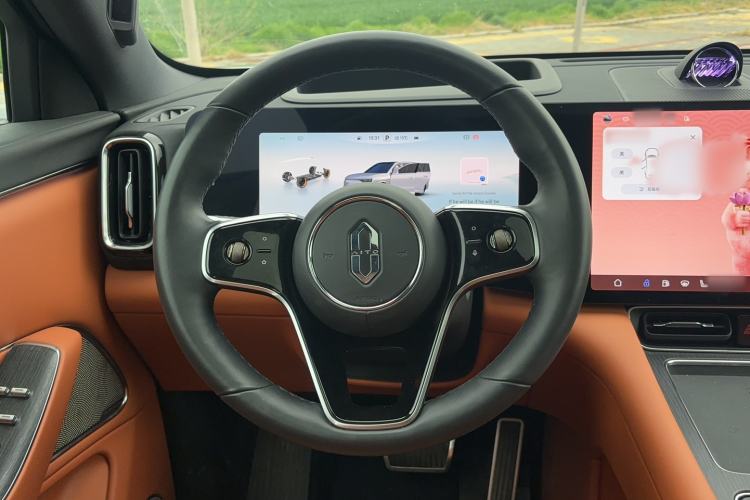 Used Hima AITO M8 2025 Extended-Range Ultra Version 53.4 kWh 5-Seater Edition Steering Wheel