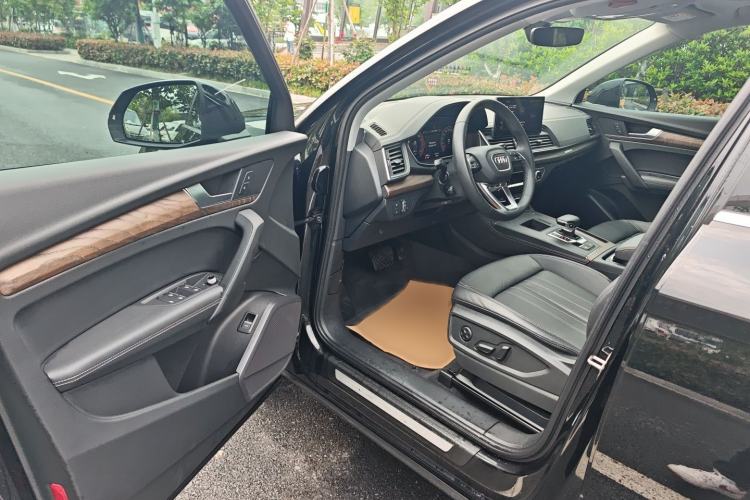 Used Audi Q5L 2022 40T Luxury Elegant Model
