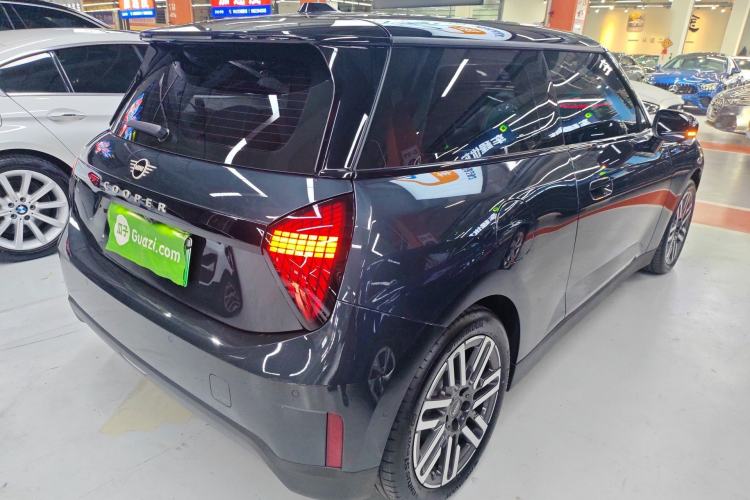 Used MINI Electric COOPER 2025 456km COOPER E Classic Style
