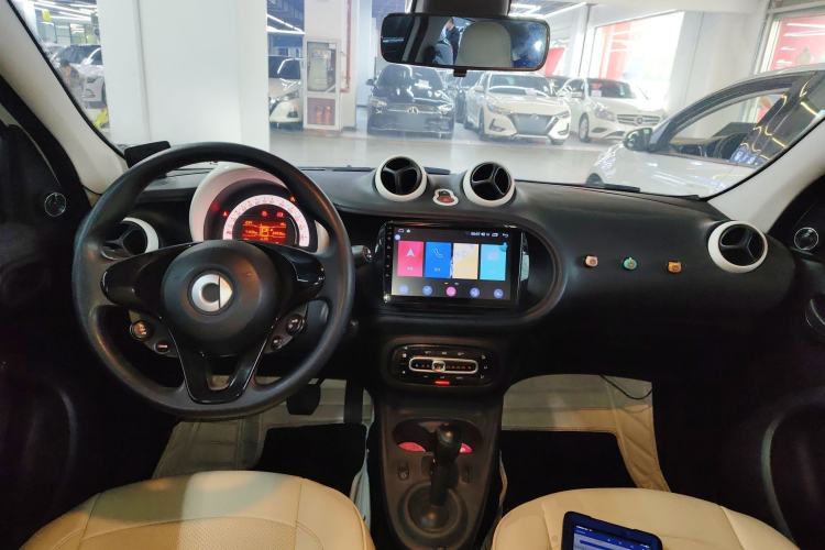 Used smart forfour 2018 1.0L 52 kW Dynamic Edition
