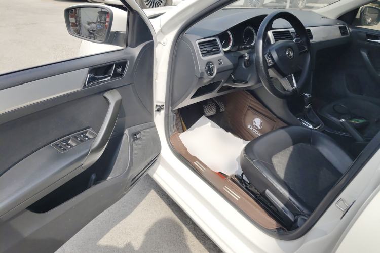 Used Skoda Rapid 2018 1.6L Automatic Comfort Edition
