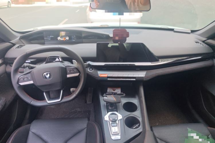 Used CHANGAN UNI-V 2022 2.0T Leading-Speed Edition Center Console