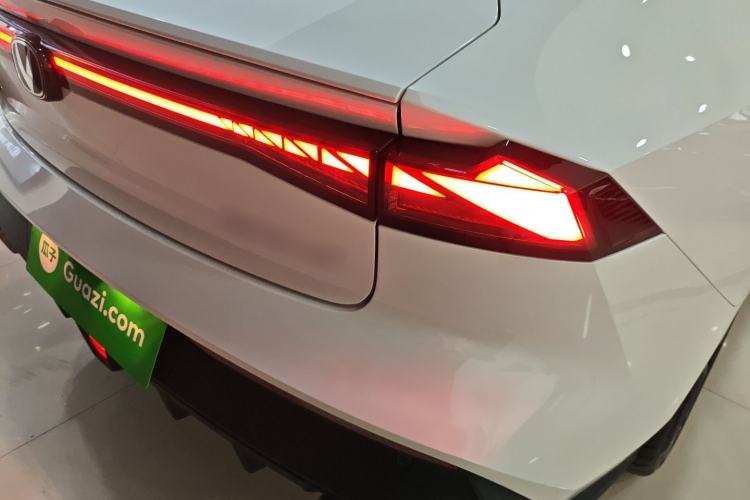 Used Changan UNI-V 2024 1.5T High-Energy Version
