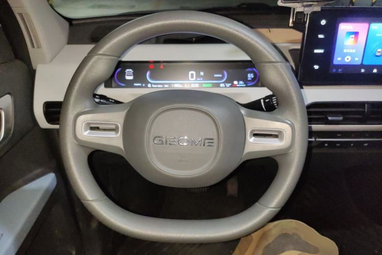Used Geely Galaxy Panda 2024 Panda Mini 200km Endurance Bear Steering Wheel