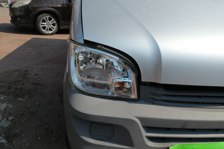 Used Wuling Zhiguang 2020 1.2L Practical Model China VI LSI Right Front Headlight
