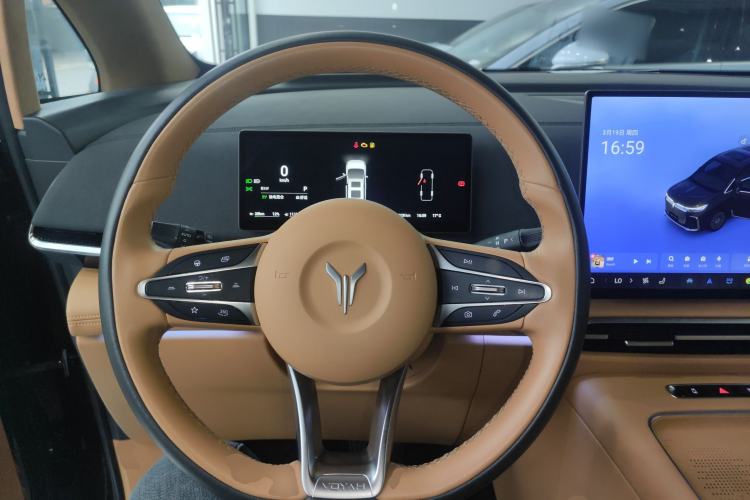 Used VOYAH Dream 2025 PHEV Four-Wheel-Drive Flagship Kunpeng Edition Steering Wheel