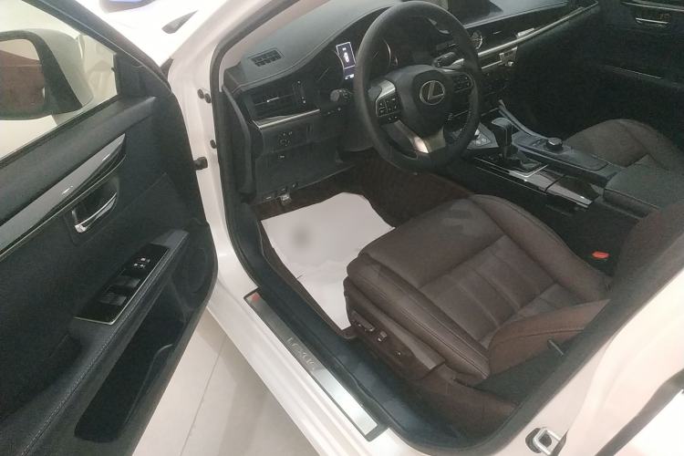 Used Lexus ES 2017 200 30th Anniversary Edition