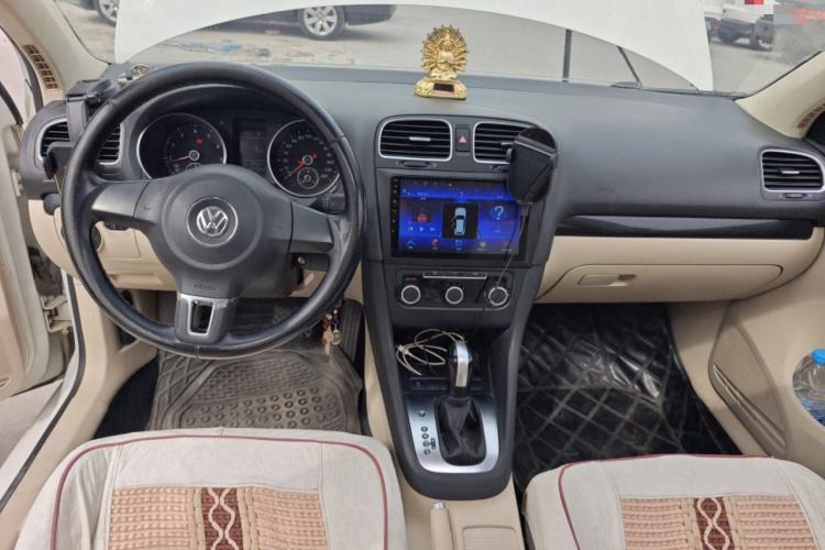 Used Volkswagen Golf 2012 1.4 TSI Automatic Comfort Edition Center Console