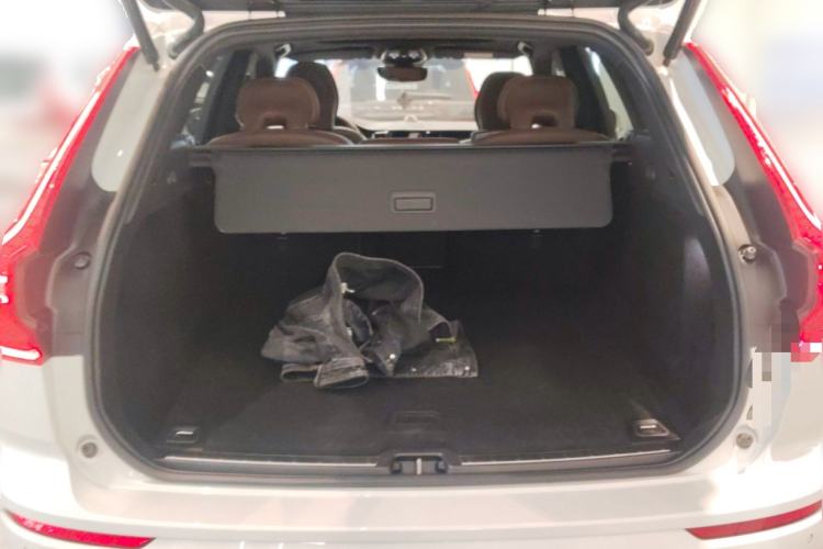 Used Volvo XC60 2023 B5 4x4 Smart Luxury Edition
