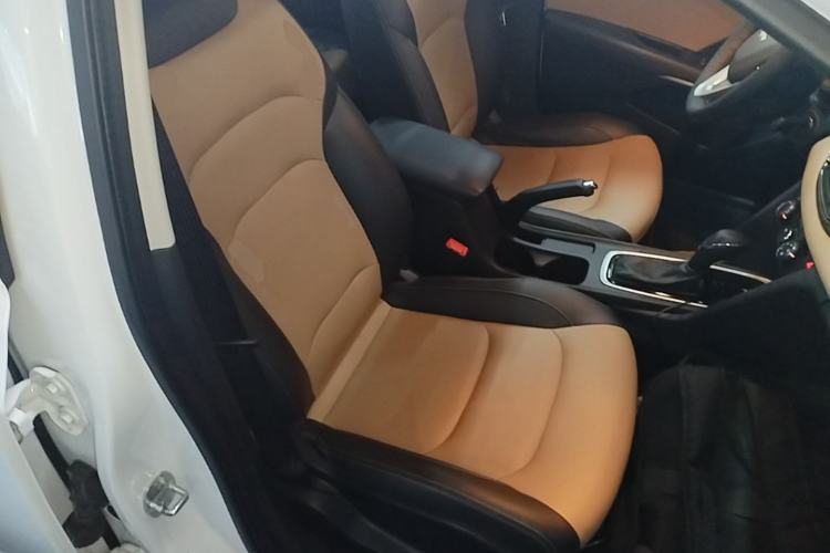 Used Chevrolet Monza 2020 320 Automatic Enjoyment Edition Right Front Seat