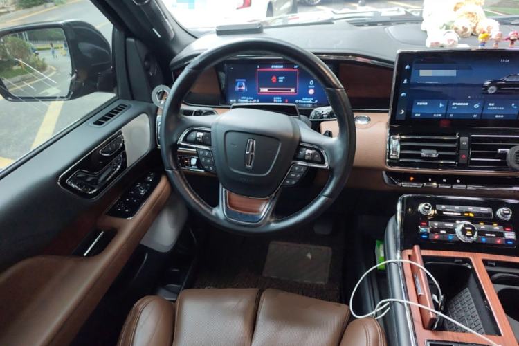 Used Lincoln Navigator 2022 3.5T Prestige Edition Steering Wheel