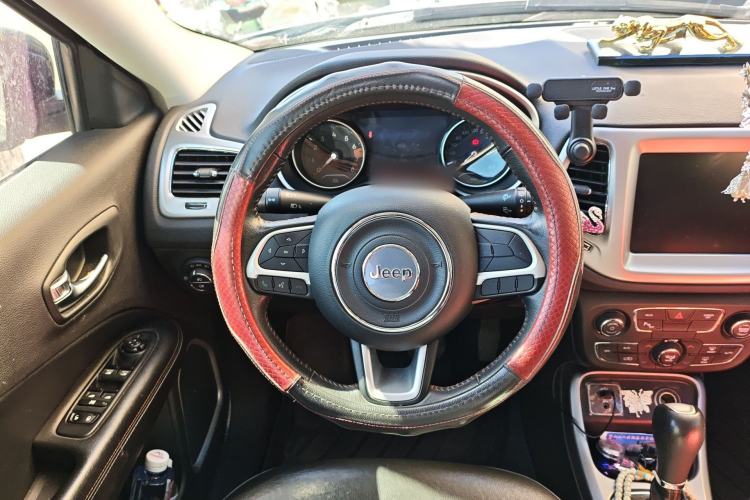 Used Jeep Compass 2017 200T Automatic Family Edition
