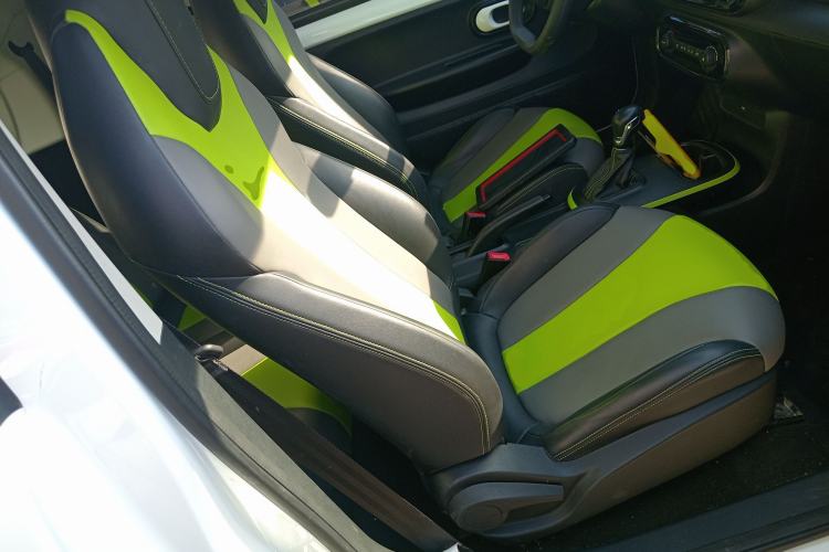 Used Roewe Clever 2021 302 km New Four-Seater Super-Efficient Version