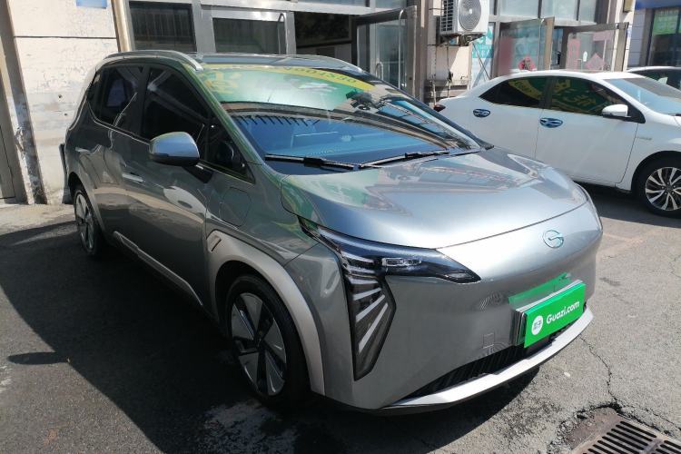 Used AION Y 2023 Younger Front Right 45 Deg