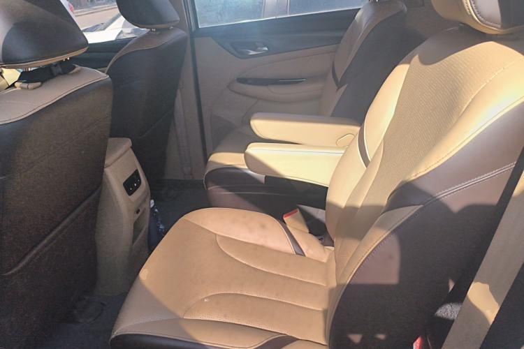 Used Baojun 730 2017 1.5T Manual Prestige Version 7 Seats Left Rear Seat