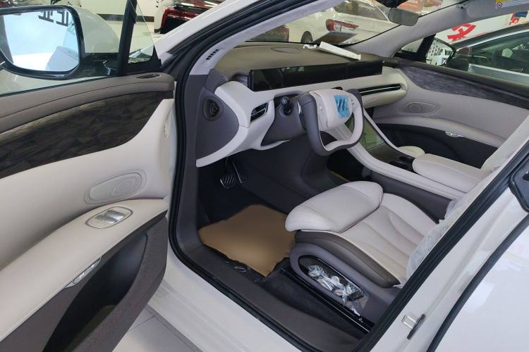 Used IM LS7 2024 90 kWh Max Elite Rear-Drive Version