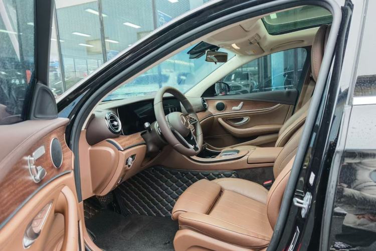 Used Mercedes-Benz E-Class 2023 Facelift E 260 L
