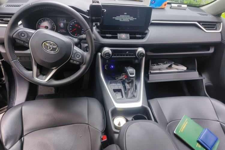 Used Toyota Wildlander 2023 2.0L CVT Two-Wheel Drive Urban Edition Center Console