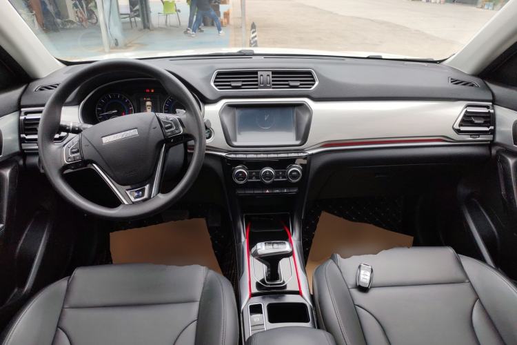 Used Haval H2 2018 Chuanxiang Edition Blue Badge 1.5T Dual-Clutch Two-Wheel Drive Fashionable Model
