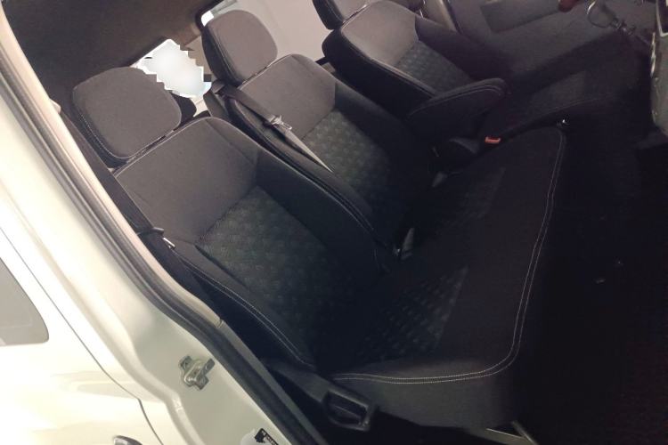 Used SAIC MAXUS Xintu V80 2021 2.0T Manual Classic Aoyuntong Short Wheelbase Mid-Roof 5/6-Seater
