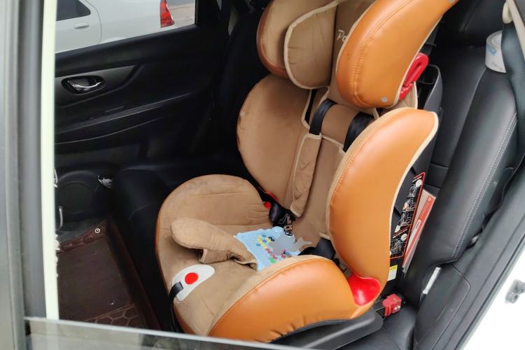 Used Nissan X-Trail 2016 2.0L CVT Smart Enjoyment Version 4WD Left Rear Seat