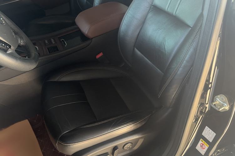 Used GAC Trumpchi GS8 2017 320T Two-Wheel Drive Luxury Smart Connectivity Version (7 Seats)