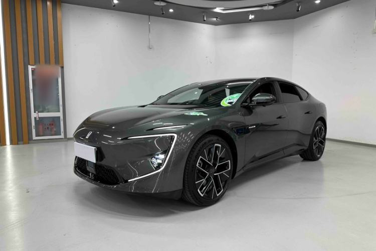 Used Avatr 12 2025 Year Updated Ultra Extended-Range Version Front Left 45 Deg