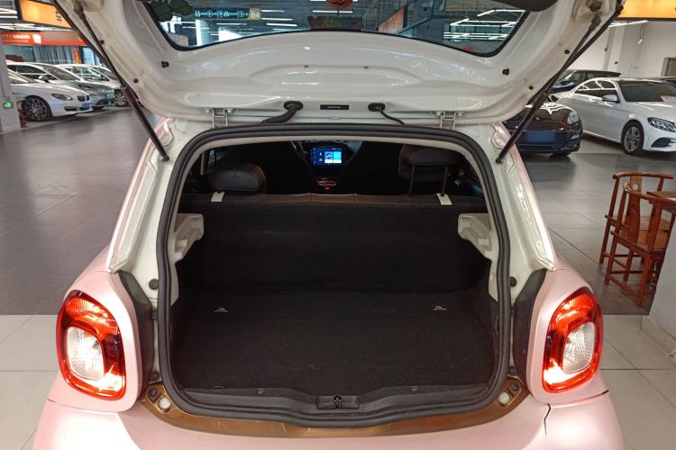 Used smart forfour 2016 1.0L 52 kW Dynamic Edition
