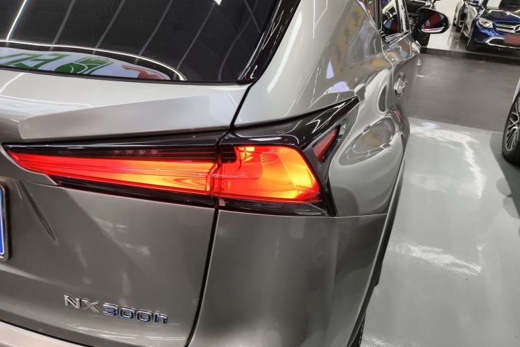 Used Lexus NX 2020 300h Front-Drive FENGSHANG Version China VI Standard
