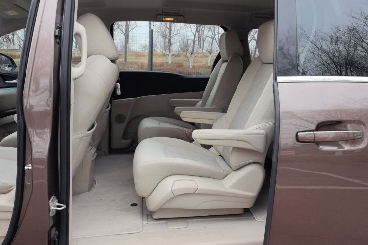 Used Buick GL8 2023 Land Executive Class Comfort Model