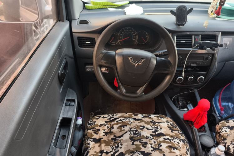 Used Wuling Rongguang V 2015 1.5L Base Version