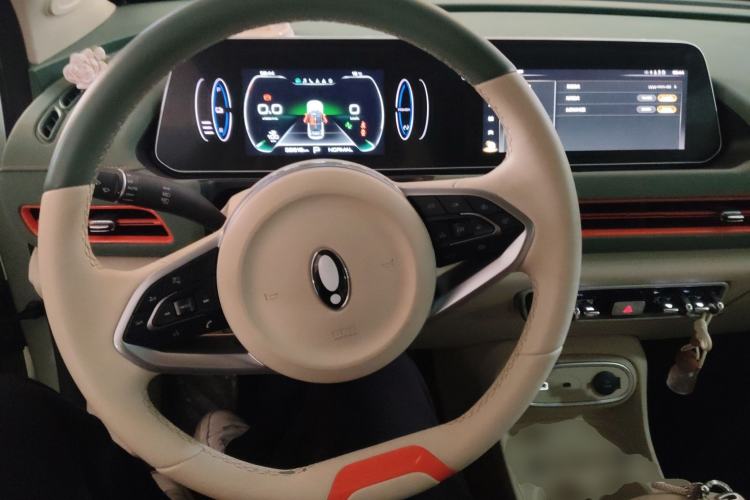 Used ORA Good Cat 2023 401 km Standard Range Luxury Version Lithium Iron Phosphate Steering Wheel