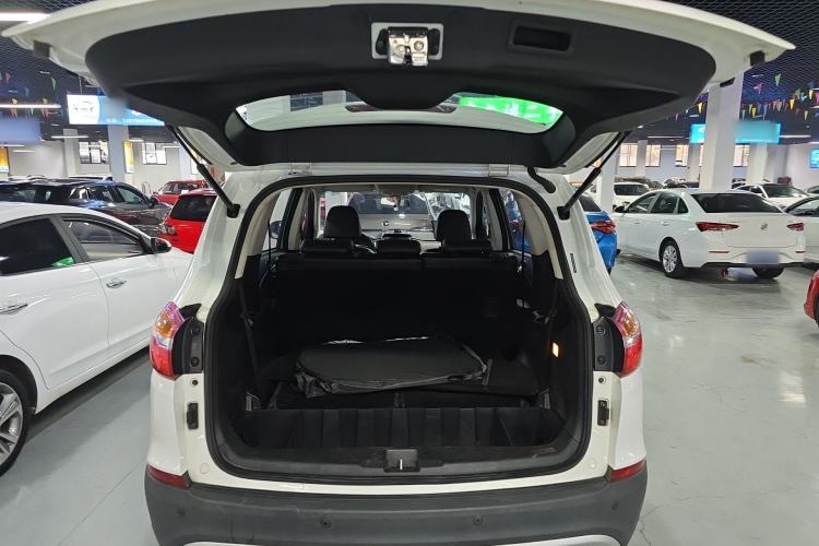 Used SWM X7 2019 1.5T automatic Comfort version 7 seats Trunk