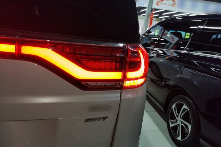 Used GAC Trumpchi M8 2023 Lingxiu Series 390T Prestige Edition
